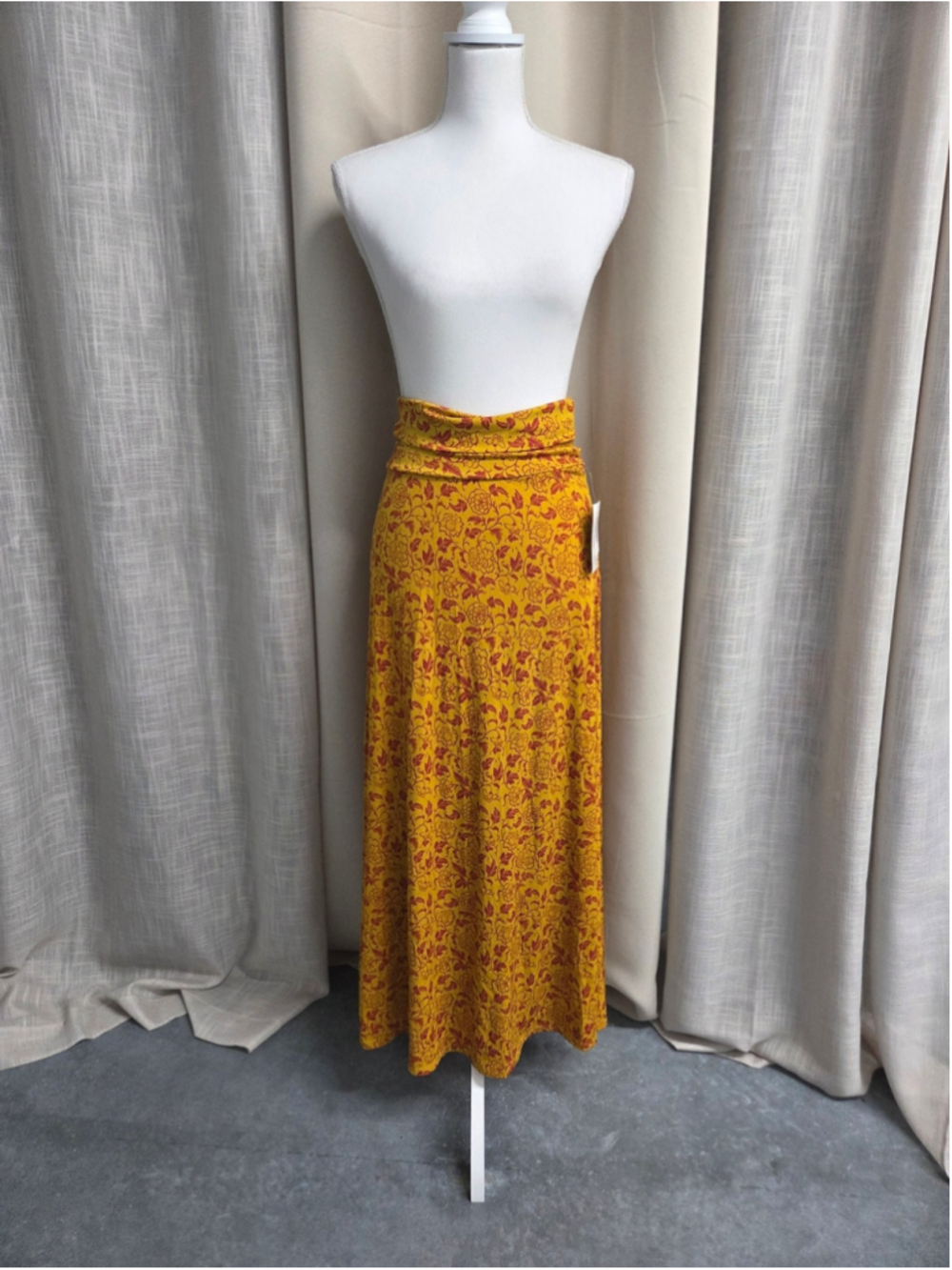 NWT LuLaRoe Yellow Maxi Skirt with Red Floral Patterned Summer Size XS